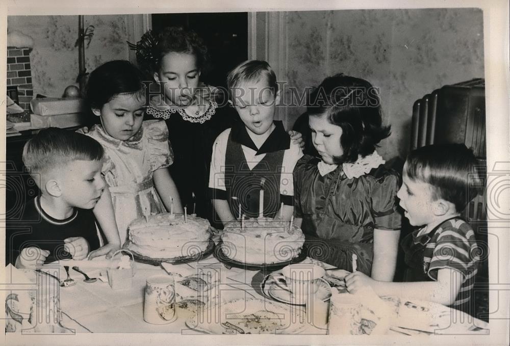 1940 Press Photo Birthday Born same day children - neb15329 - Historic Images