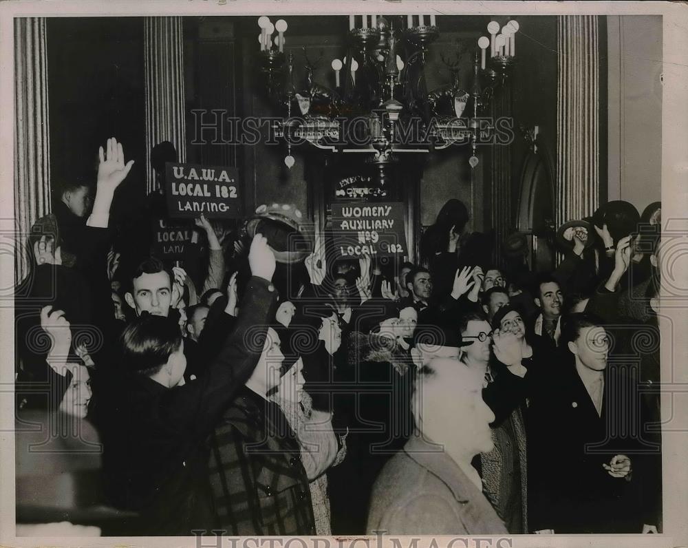 1937 Press Photo Demonstration, Chrysler Automotive Strike Ends Lansing Michigan - Historic Images