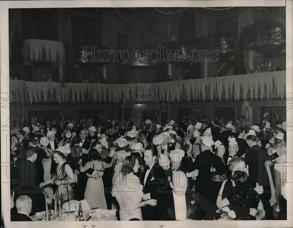 1937 Press Photo Waldorf Astoria Hotel New Years Eve - neb22138 - Historic Images