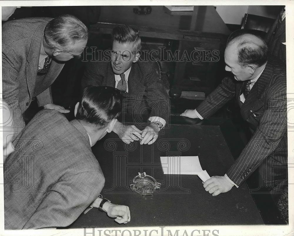 1943 Press Photo VP Henry Wallace reports on his South America tour - neb18445 - Historic Images