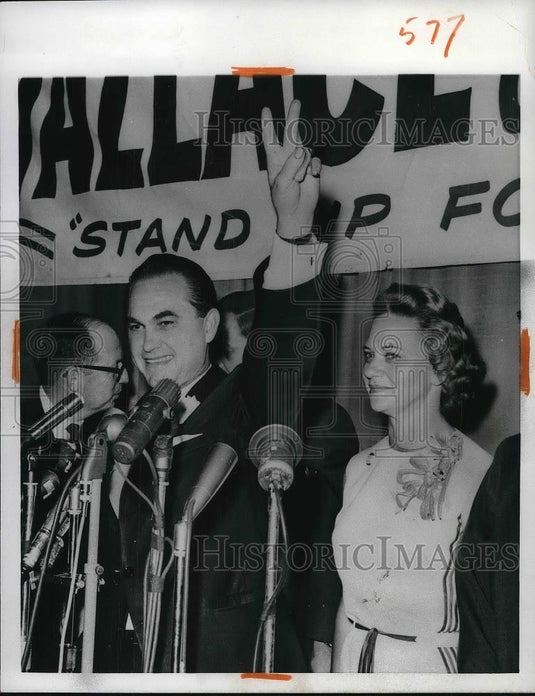 1966 Press Photo Alabama Governor George C Wallace & His Wife - neb20410 - Historic Images