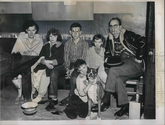 1962 Press Photo Mrs. J. P. Folino, Kathy, Keith, William, Judy, Mr. Folino - Historic Images