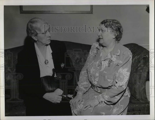 1942 Press Photo Mrs. Irene Hillvogel, Mrs. Mamie Schmidt, United Spanish Vets - Historic Images
