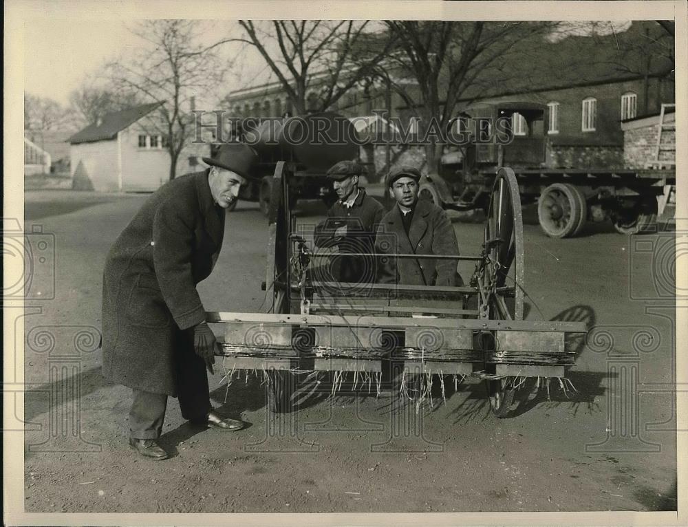 1927 Press Photo Men Try Out Magnetic Roller - neb06816 - Historic Images