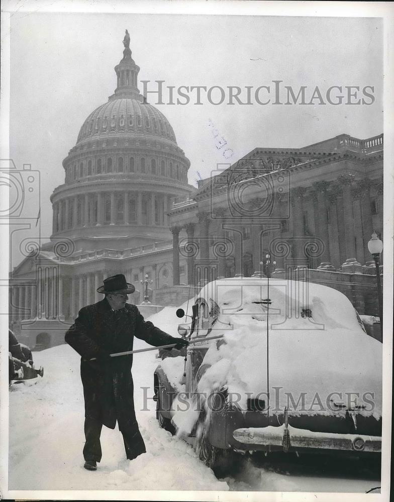 1945 Press Photo Washington D.C. Senator Allen J Ellender Snow Fall - neb18054 - Historic Images