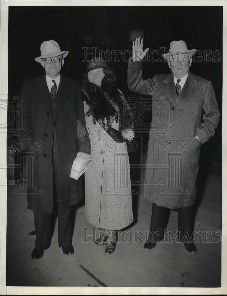 1934 Press Photo VP John Nance Garner and son, Tulley, in Washington - Historic Images