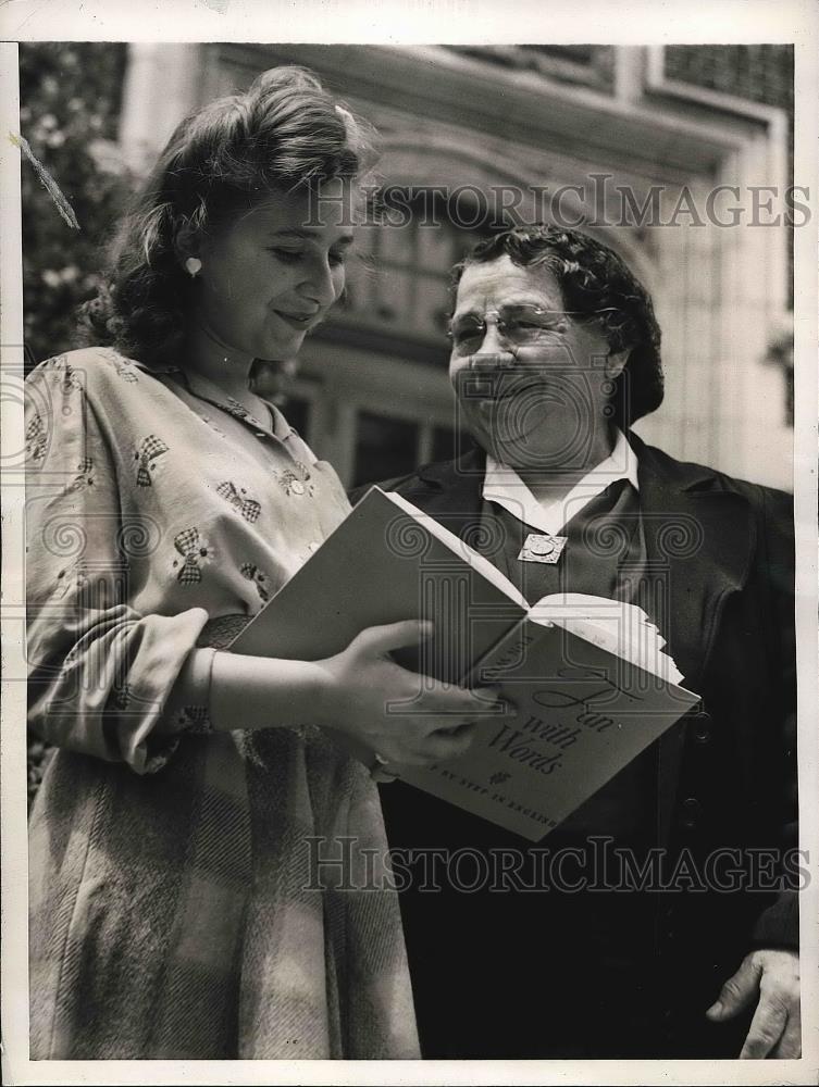 1944 Press Photo Mrs. Joseph Motone Florence R. Sko graduating - Historic Images