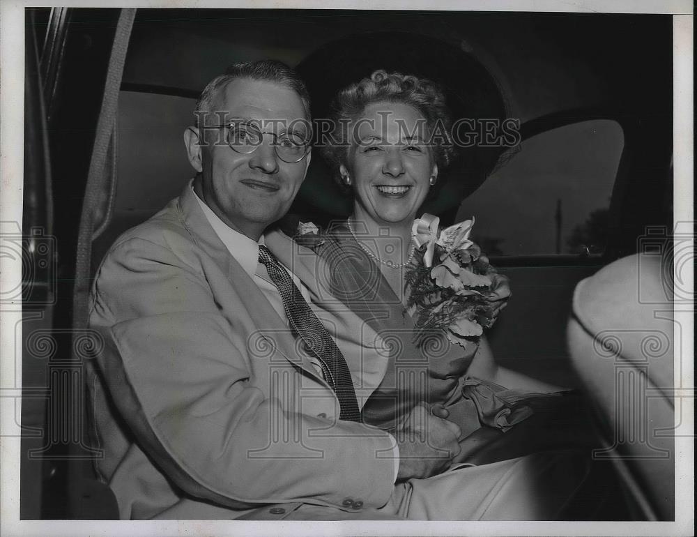 1947 Press Photo Mr. and Mrs. Whitney Raines - Historic Images