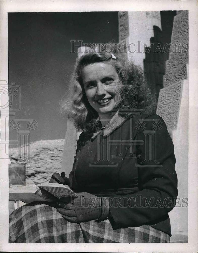 1949 Press Photo Claire Arias, archeology student at University of Cairo - Historic Images