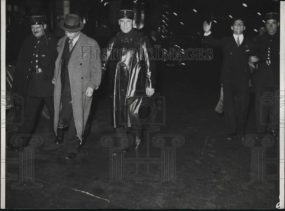 1951 Press Photo French police breaking up &quot;Anti Sanction&quot; demonstrations - Historic Images