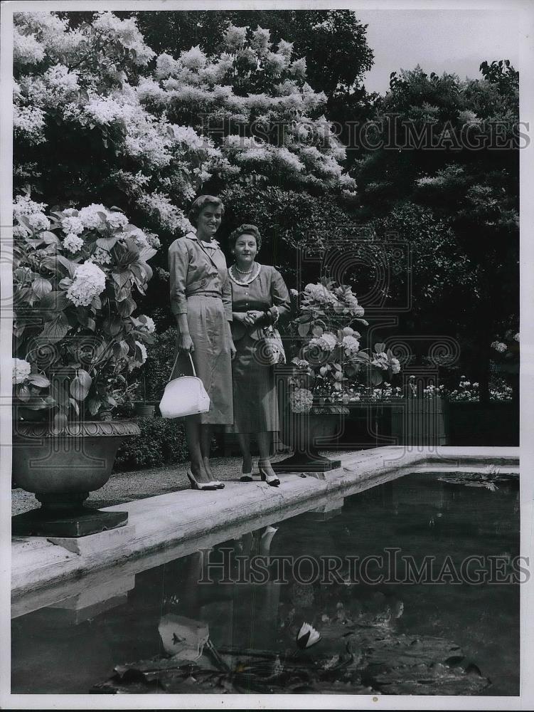 1958 Press Photo Gwinn Festival, Mrs. Robert Webster, Mrs. E.J. Wierdsma - Historic Images