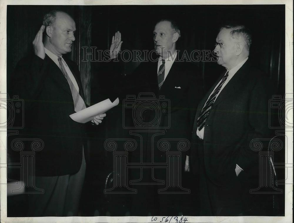 1940 Press Photo Dr. R. Sayers sworn in as Director, Mine Bureau - Historic Images