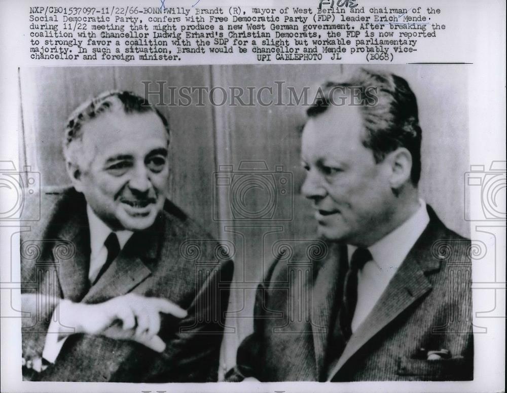 1966 Press Photo Mayor Willy Brandt and Eric Mende of German Democratic party - Historic Images