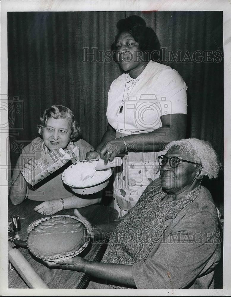 Press Photo Mrs. Loretta McCrod, Mrs. Briginia Riggings, Mrs. Selina Washington - Historic Images