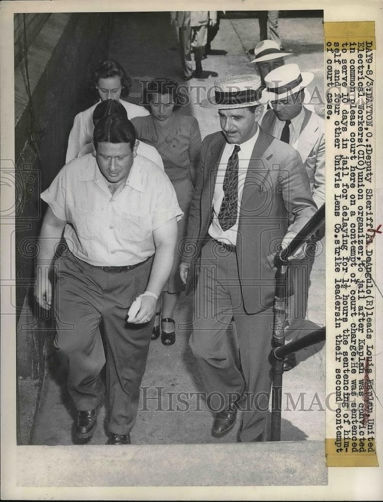 1948 Press Photo Deputy Sheriff Al DeAngulo &amp; Louis Kapley Electric Workers Unio - Historic Images