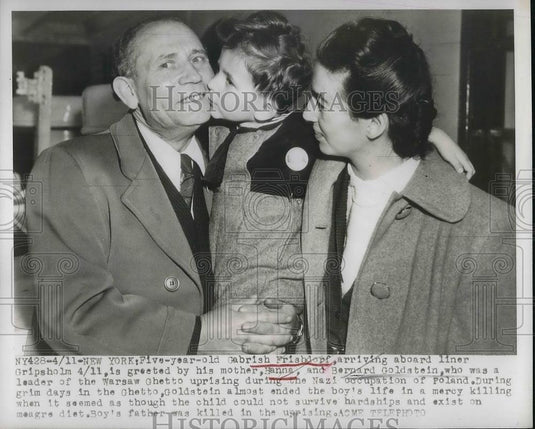 1949 Press Photo Gabrish Frishdopf Aboard Liner Gripsholm Greeted By Mother - Historic Images