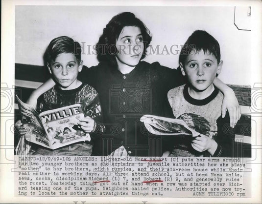 1949 Press Photo Nona Rehart with Brothers Richard & Robert Waiting for Mother - Historic Images