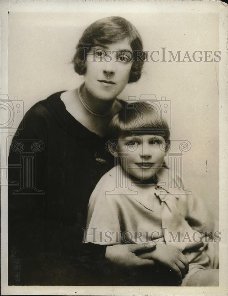 1927 Press Photo Lady Montagu Crichett w/ her son, they are the family of the - Historic Images