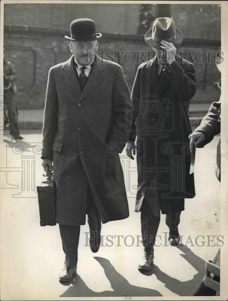 1937 Press Photo Nagel with his Attorney - Historic Images