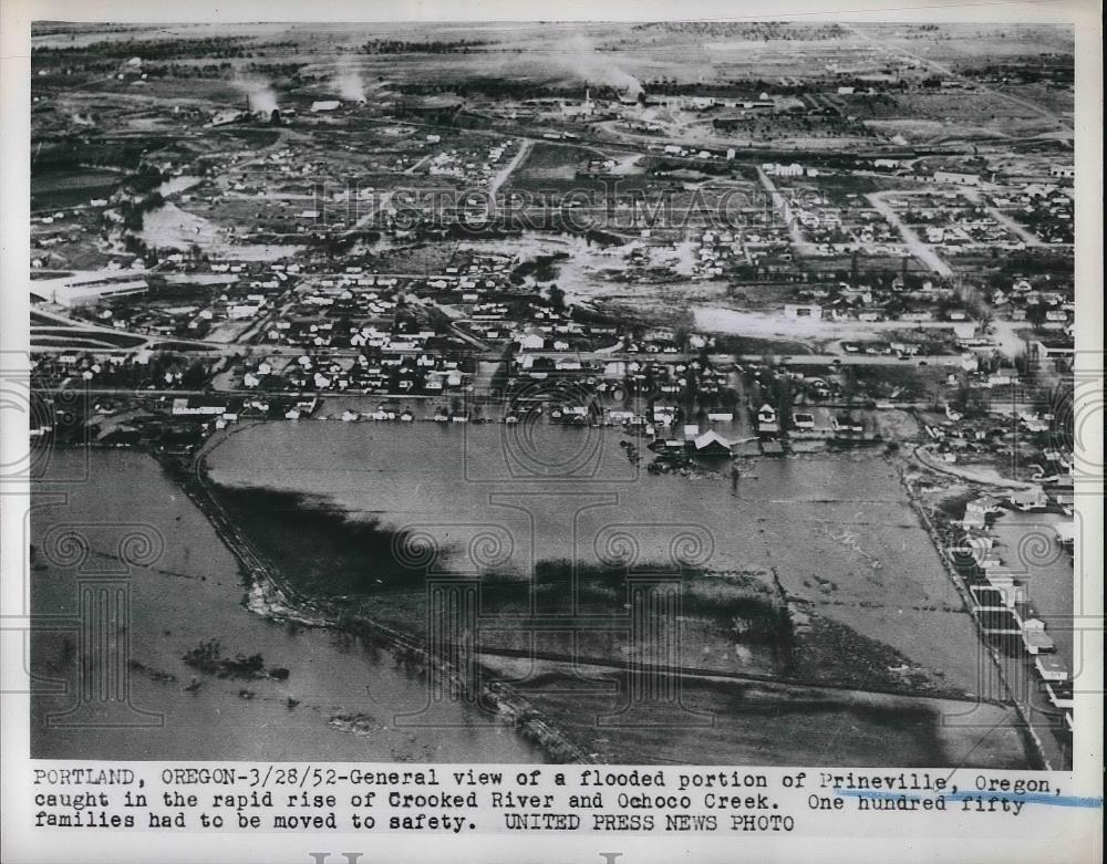 1952 Press Photo Flooded portion of Prineville, Oregon caught in the rapid rise - Historic Images