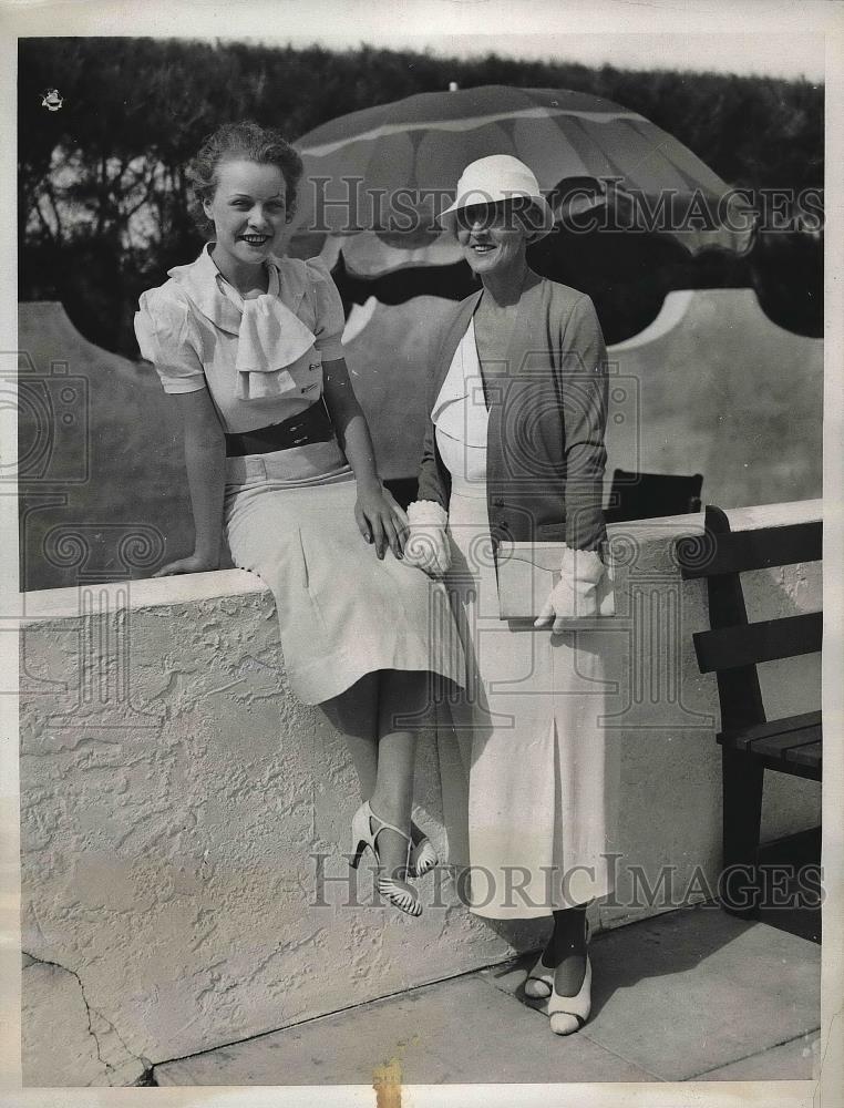 1934 Press Photo Mrs. Granville Fortescue, Miss Helene Fortescue Vacation In FL - Historic Images