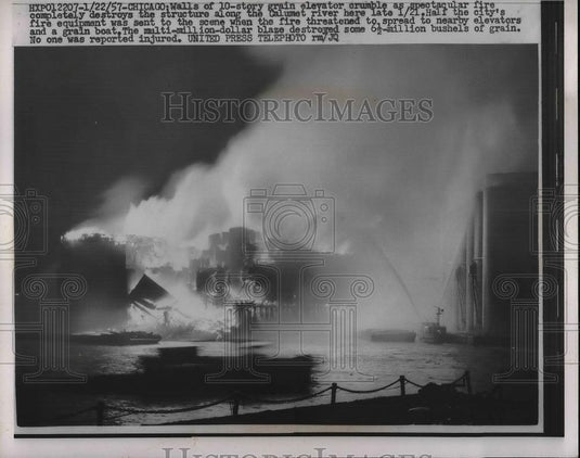 1957 Press Photo Grain Elevator Fire, Chicago, Calumet River - Historic Images