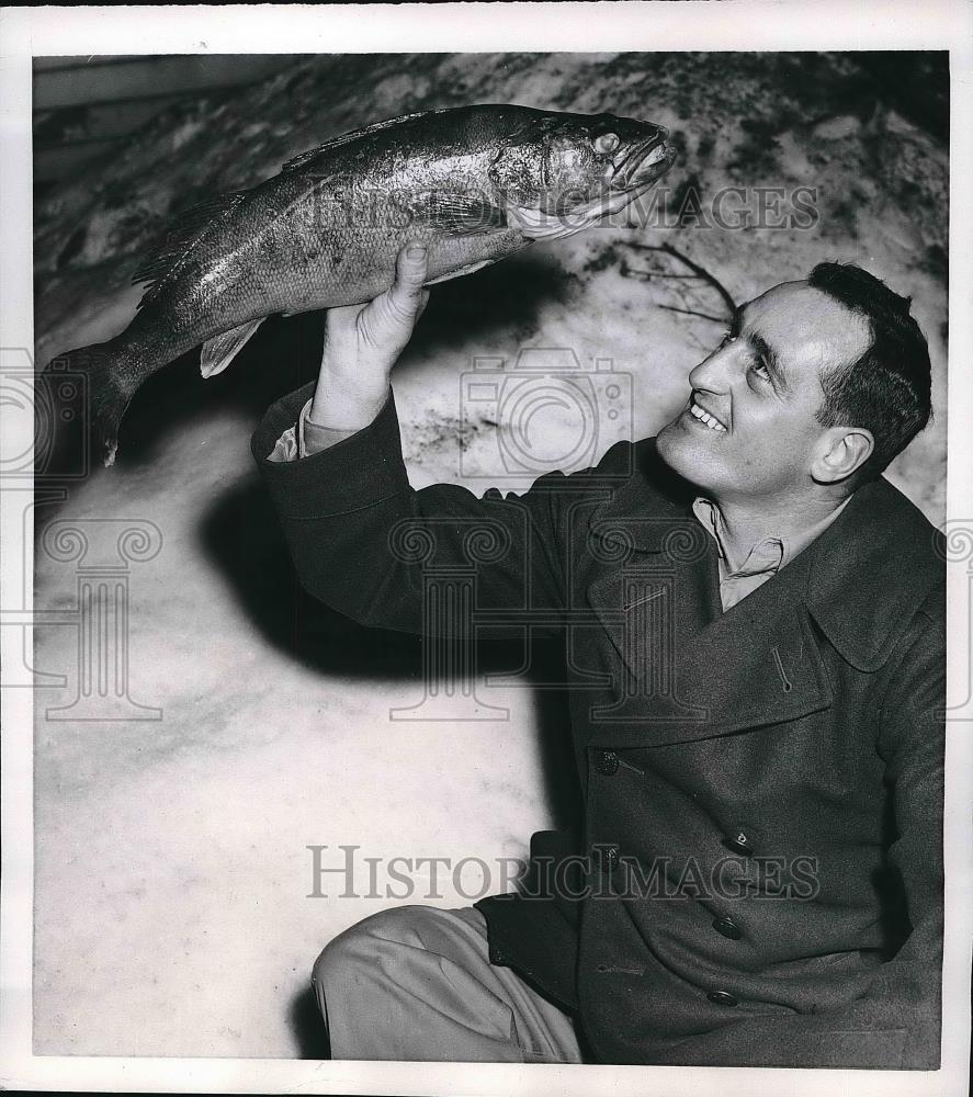 1957 Press Photo Fred Zullo displays a Walleye Pike, 6 pounds, 14 ounces - Historic Images