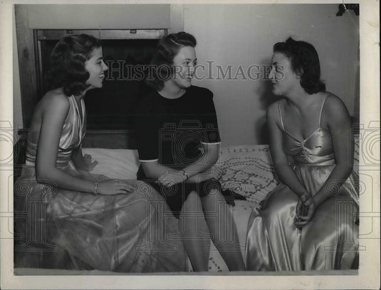 1939 Press Photo Margaret Robertson, Betty Jeanne Clarke, Anne Simrall - Historic Images
