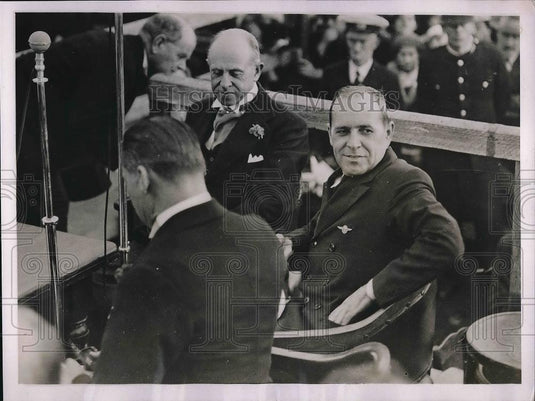 1937 Press Photo Captain Edwin Muslok & Mayor Ernest Davis - Historic Images