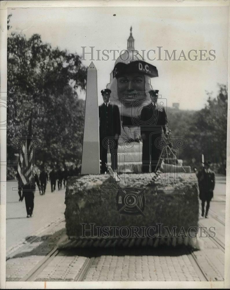 1931 Press Photo Float advertising Washington Bi-Centennial - Historic Images