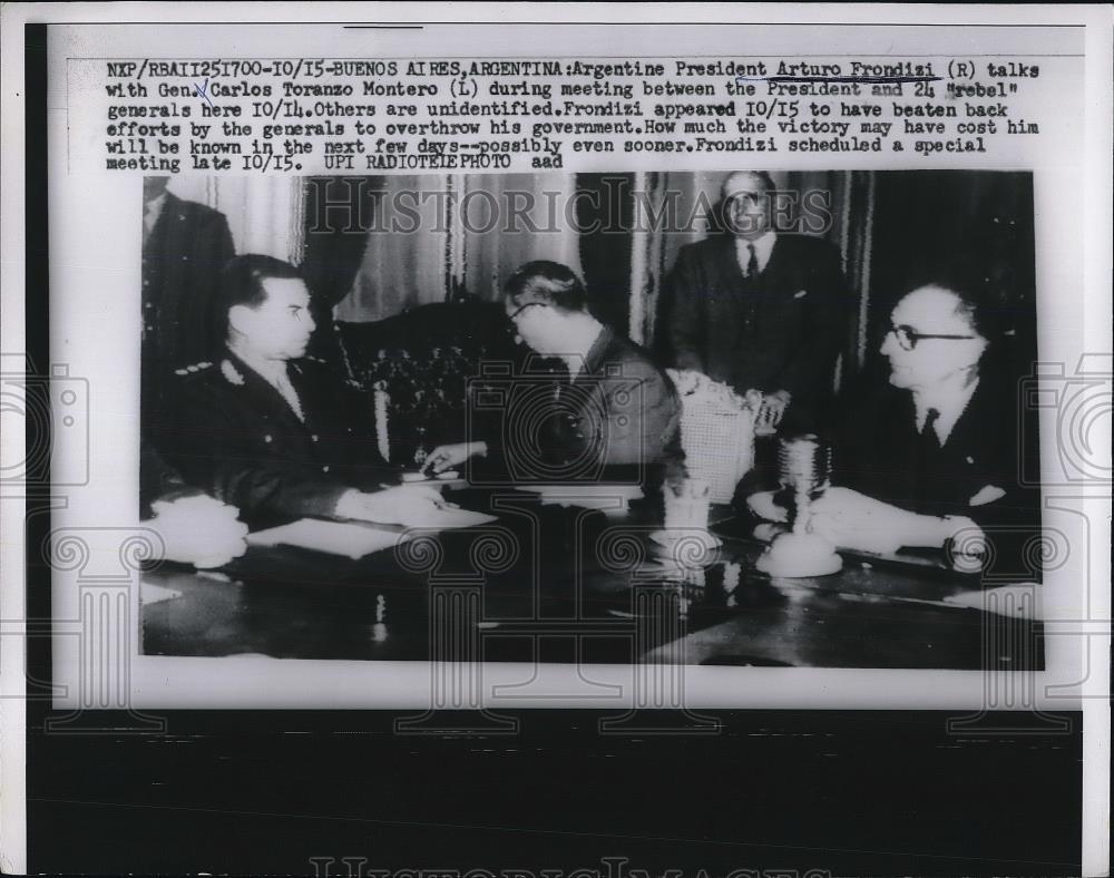 1960 Press Photo Argentine Pres. Arturo Frondizi, Gen. Carlos Toranzo Montero - Historic Images