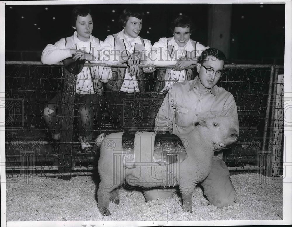 1957 Press Photo John Judy holding the Grand Champion Wether - Historic Images