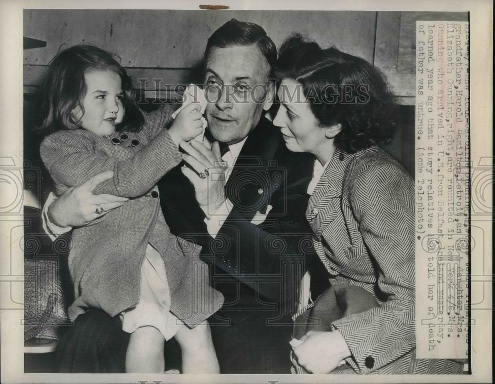 1948 Press Photo Harold Hamilton of Detroit with Daughter Elizabeth Gunning - Historic Images