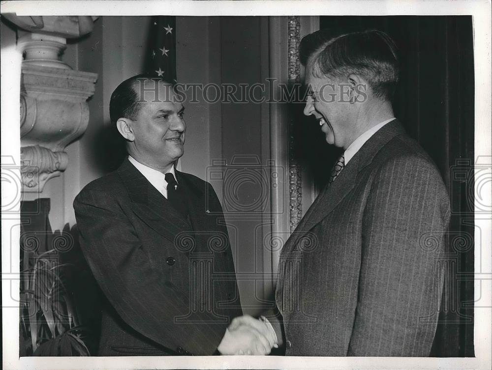 1944 Press Photo Vice President Henry A. Wallace Congratulates Samuel Jackson - Historic Images