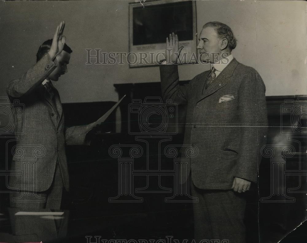 1927 Press Photo S Black Takes Oath Of Office For Mayor Of Indianapolis, IN - Historic Images