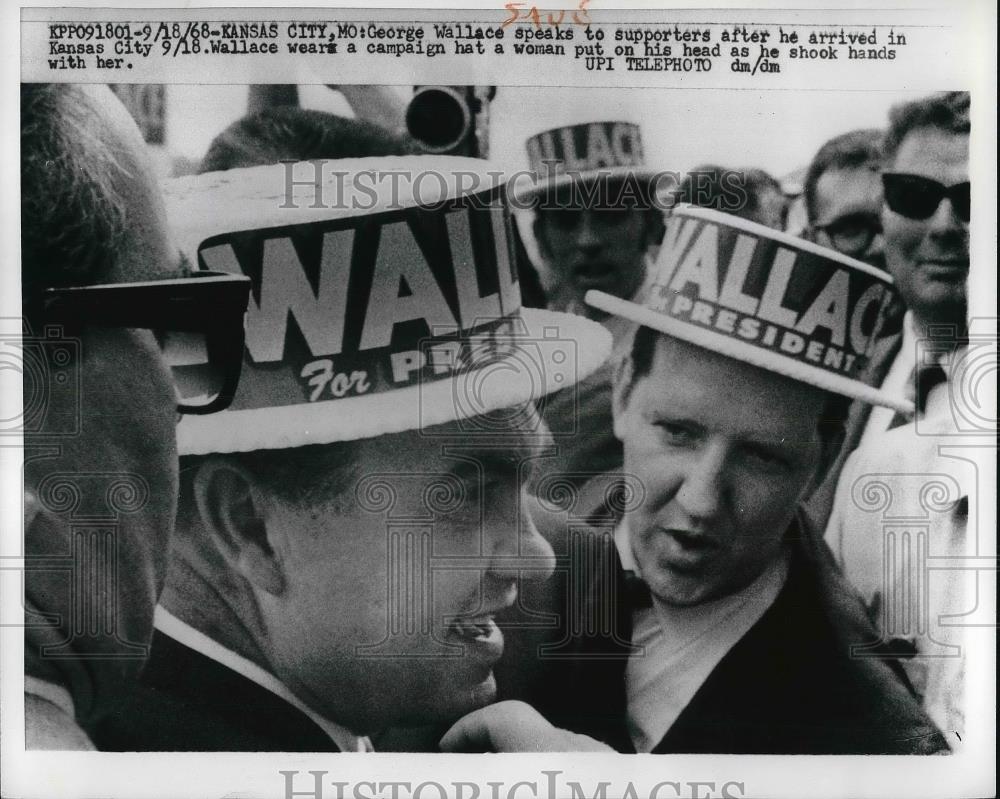 1968 Press Photo George Wallace Speaks to Supporters in Kansas City - Historic Images