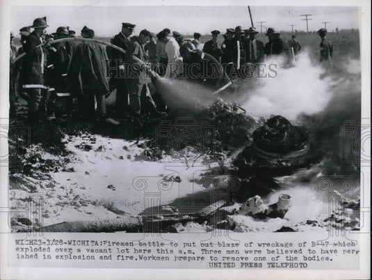 1956 Press Photo Wreckage of B-47 Wichita Kansas - Historic Images