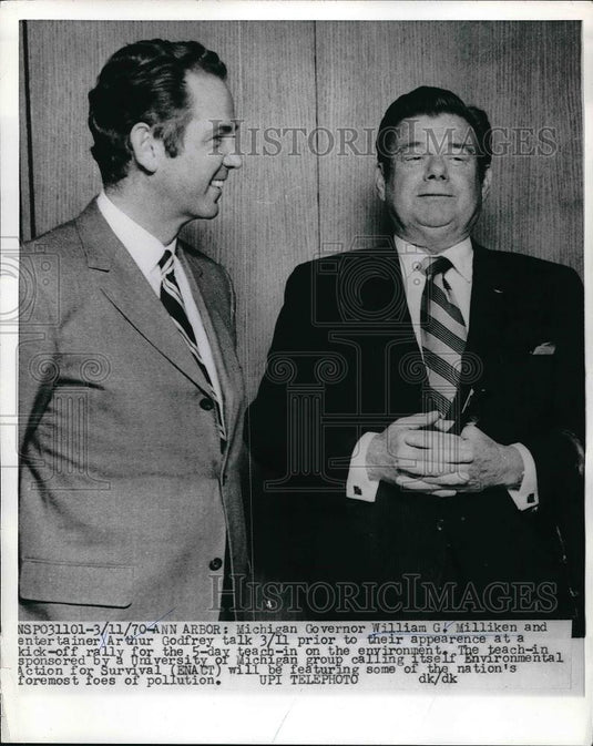 1970 Press Photo Michigan Governor William Milliken & Arthur Godfrey - Historic Images