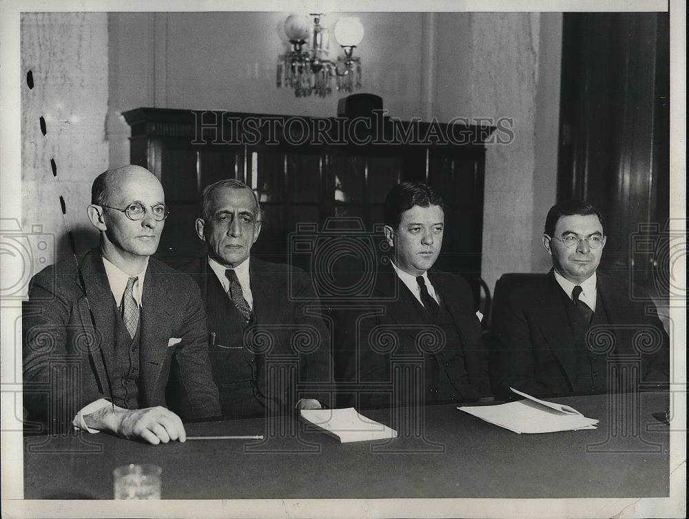 1932 Press Photo Senator Lafollettes Sub-Committee on Manufacture Bill for Relie - Historic Images