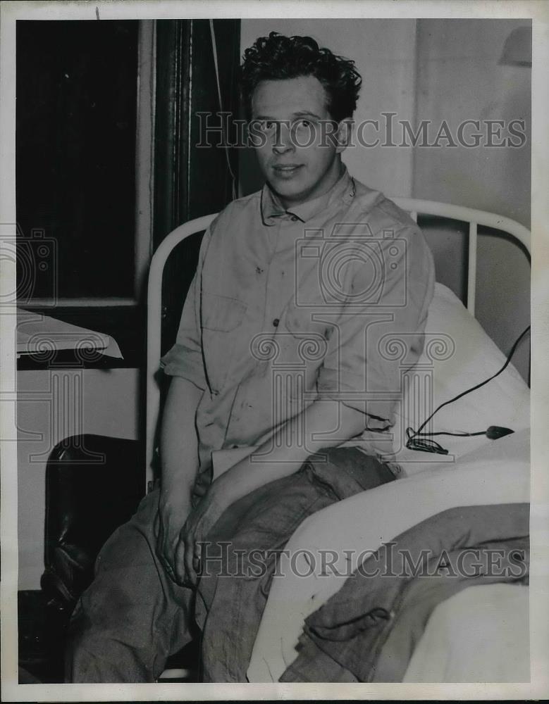 1946 Press Photo Robert Bassette, Storekeeper, Ill-fated SS Yukon - Historic Images