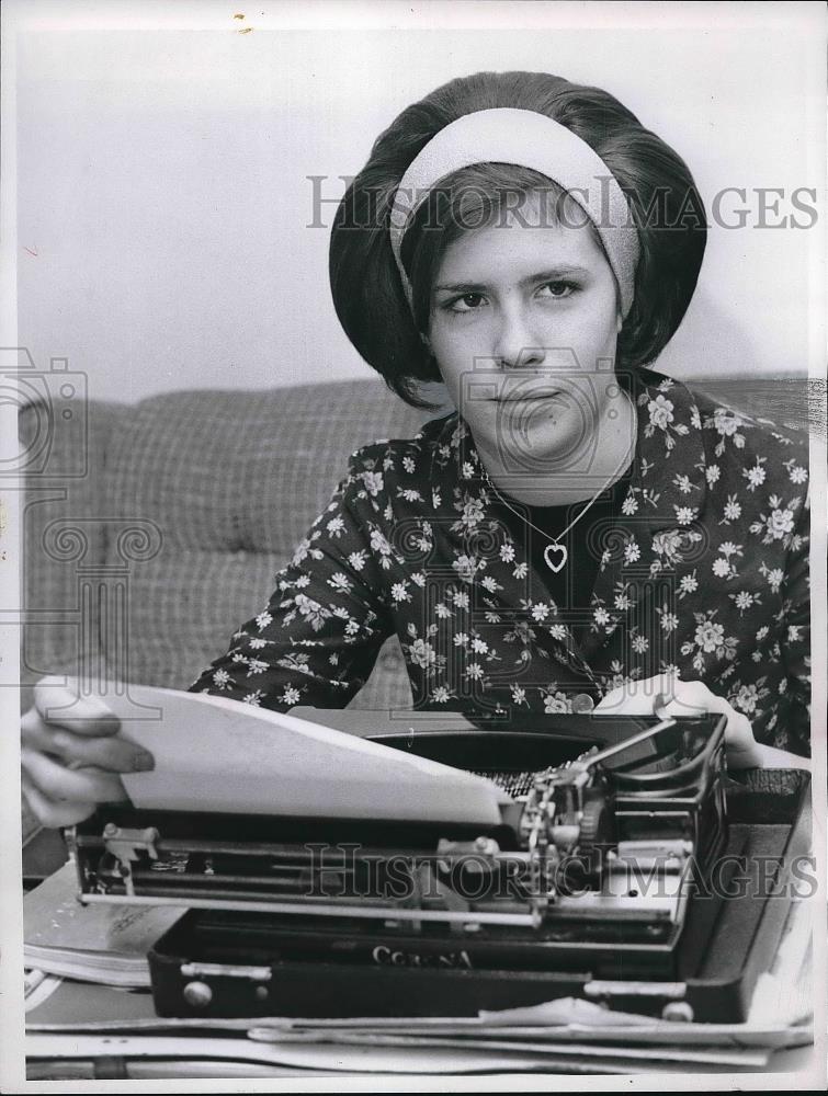 1956 Press Photo Margaret Zapp, 17, from Byzantine Catholic High - Historic Images