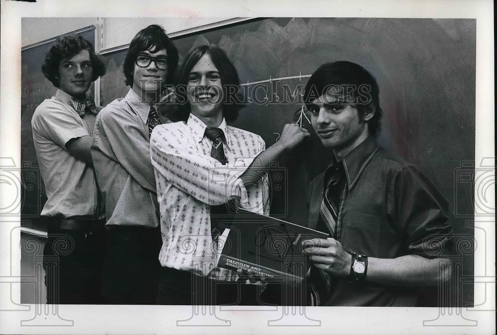 1974 Press Photo Charles Bates, Steve Peterson, Tom Gilchrist, P Allen, Students - Historic Images
