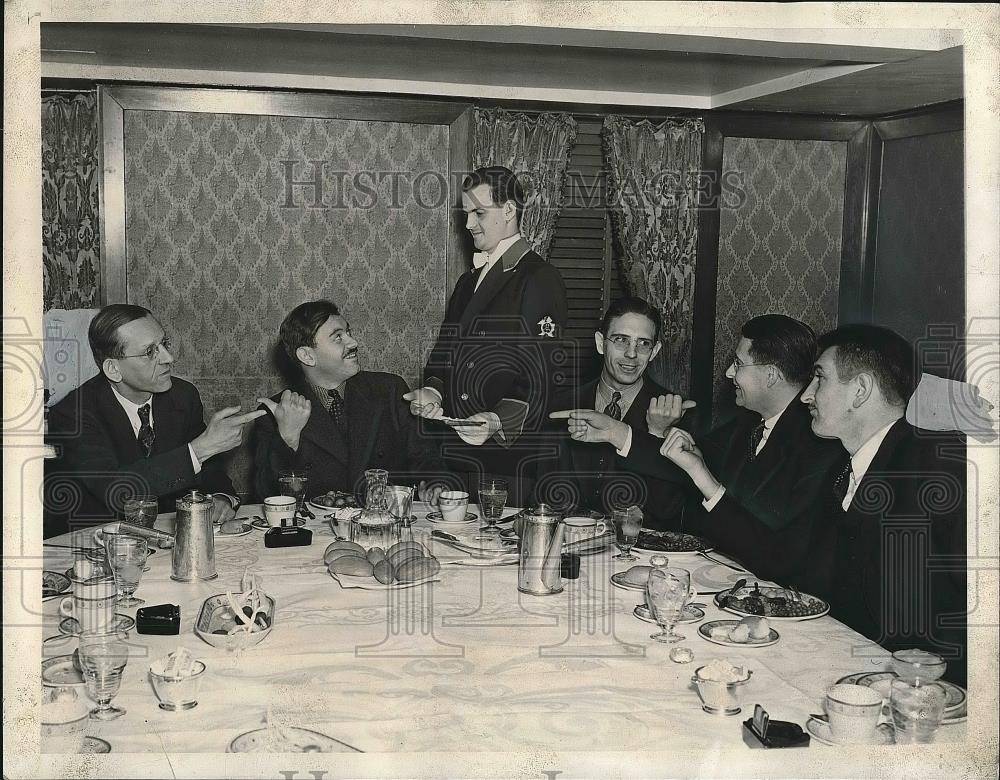 1938 Press Photo Members of the Fred Smith Assoc. of America.  All members are - Historic Images