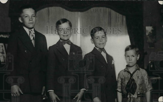 1927 Press Photo Brothers Elbert Luther Arthur & Dickie Gillium - Historic Images
