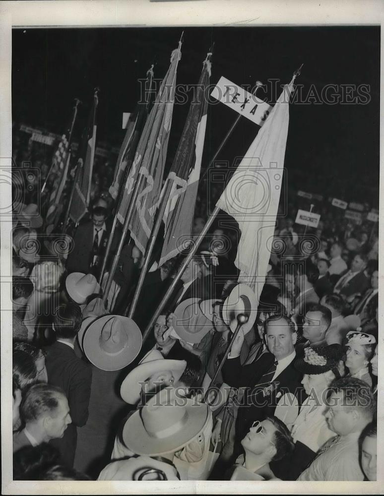1940 Press Photo Vice President John Nance Garner With Crod During Election - Historic Images