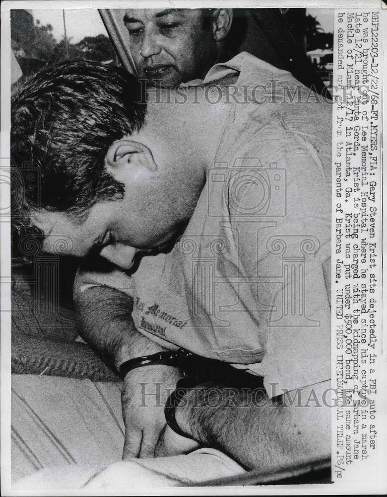 1968 Press Photo Gary Steven Krist Sits in Fbi auto in his Capture - Historic Images