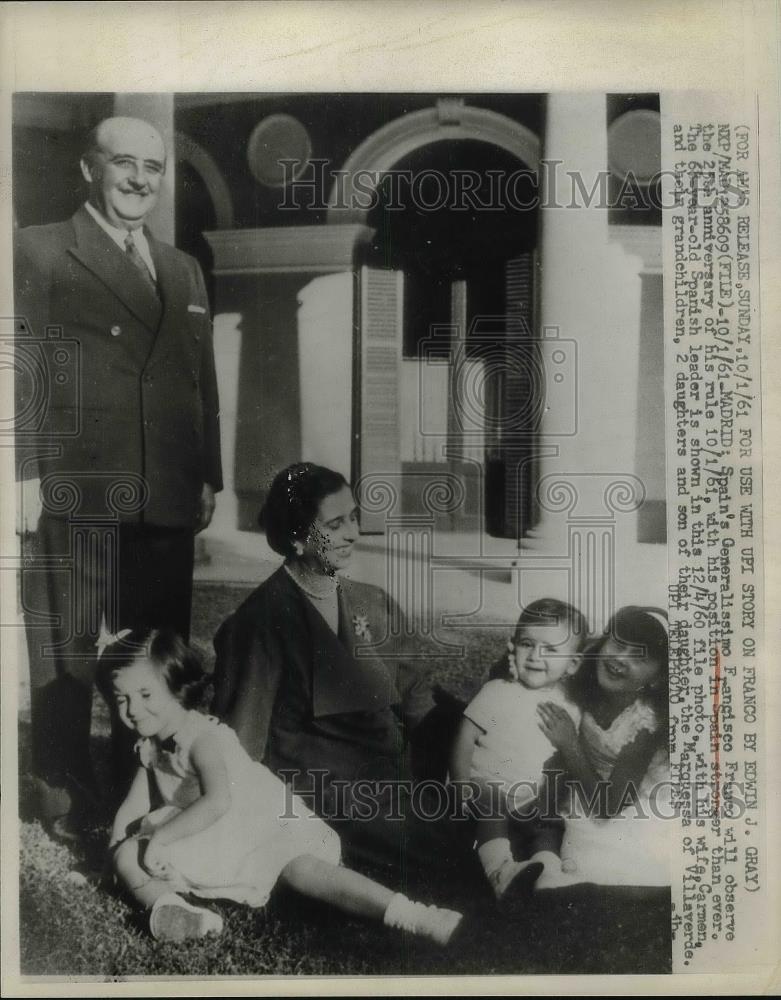 1961 Press Photo Spains Generalissimo Francisco Franco &amp; His Family - Historic Images