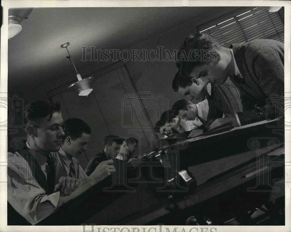 1941 Press Photo High School Mechanical Drawing Students Westinghouse Co. - Historic Images