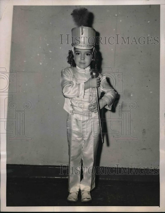 1939 Press Photo Shirley Jean Anderson, 4, Mascot of White Plaines High School - Historic Images