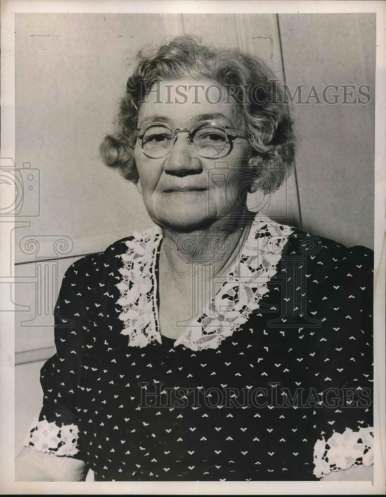 1939 Press Photo Author Sue Sanders Portrait - Historic Images
